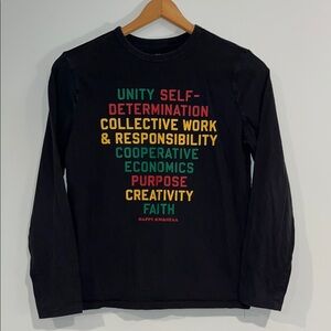 GAP Kids XL Boys 12 Organic Cotton Graphic Tee Long Sleeve Black Unisex